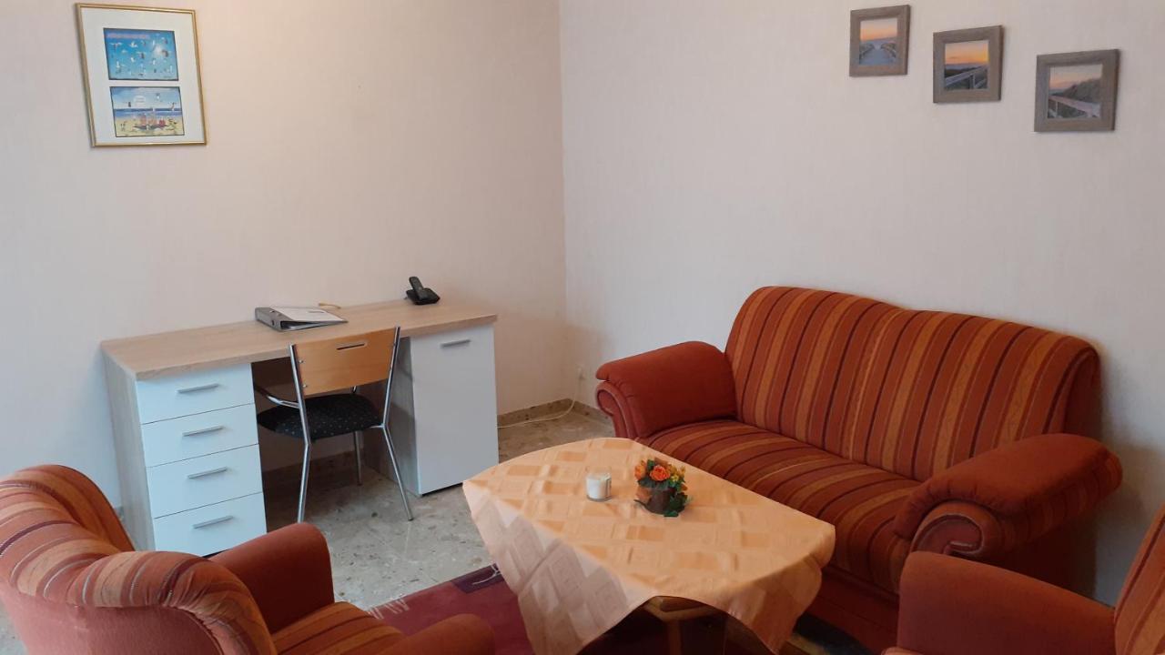 Utarp Preisbewusste Ferienwohnung Fuer 2 Personen U. Kleinkind מראה חיצוני תמונה